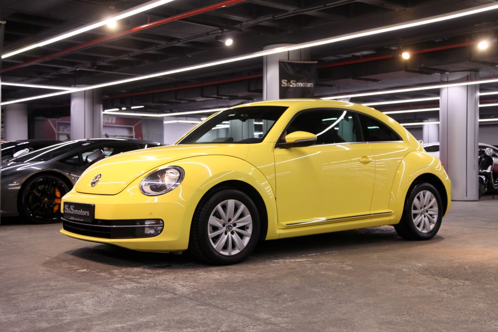 volkswagen beetle sarı