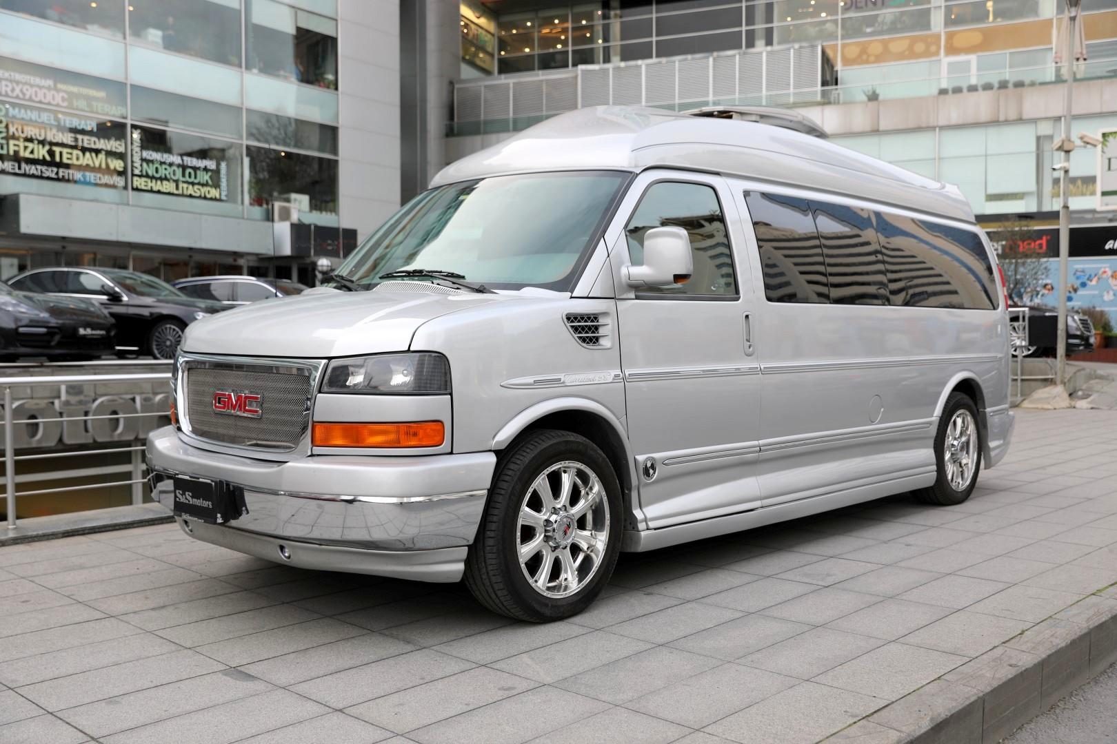 GMC Savana Explorer van