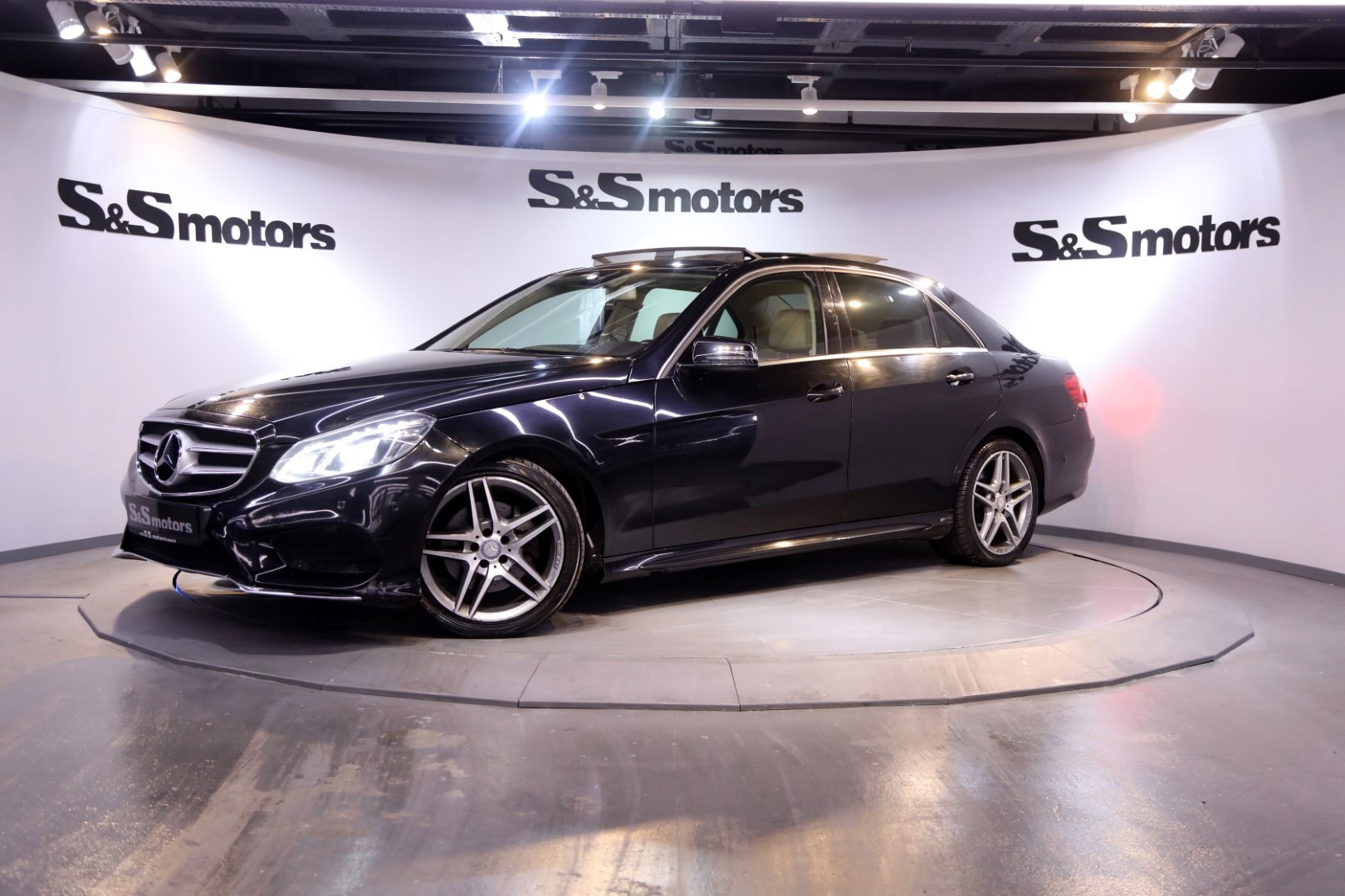 Mercedes Benz E 180 AMG