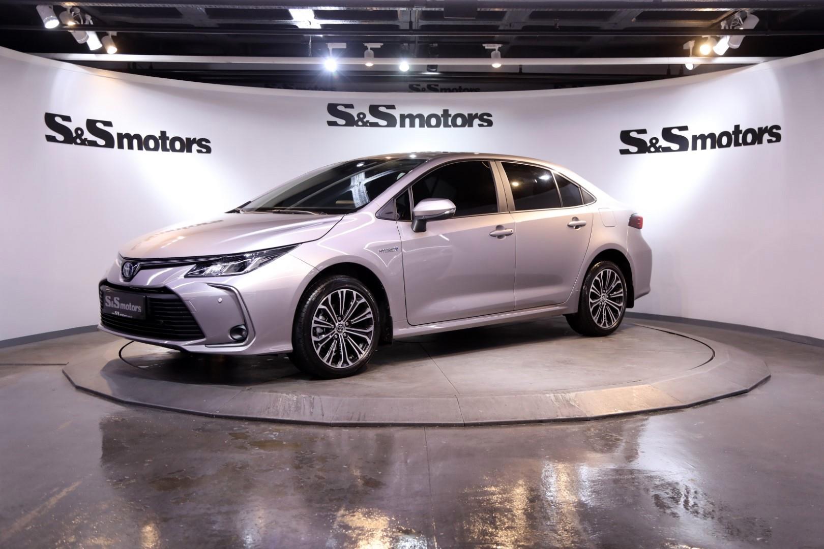 Toyota corolla 1. Toyota corolla 1. Toyota altis 2014 гибрид. 8 hybrid dream e-cvt. Toyota corolla 1.