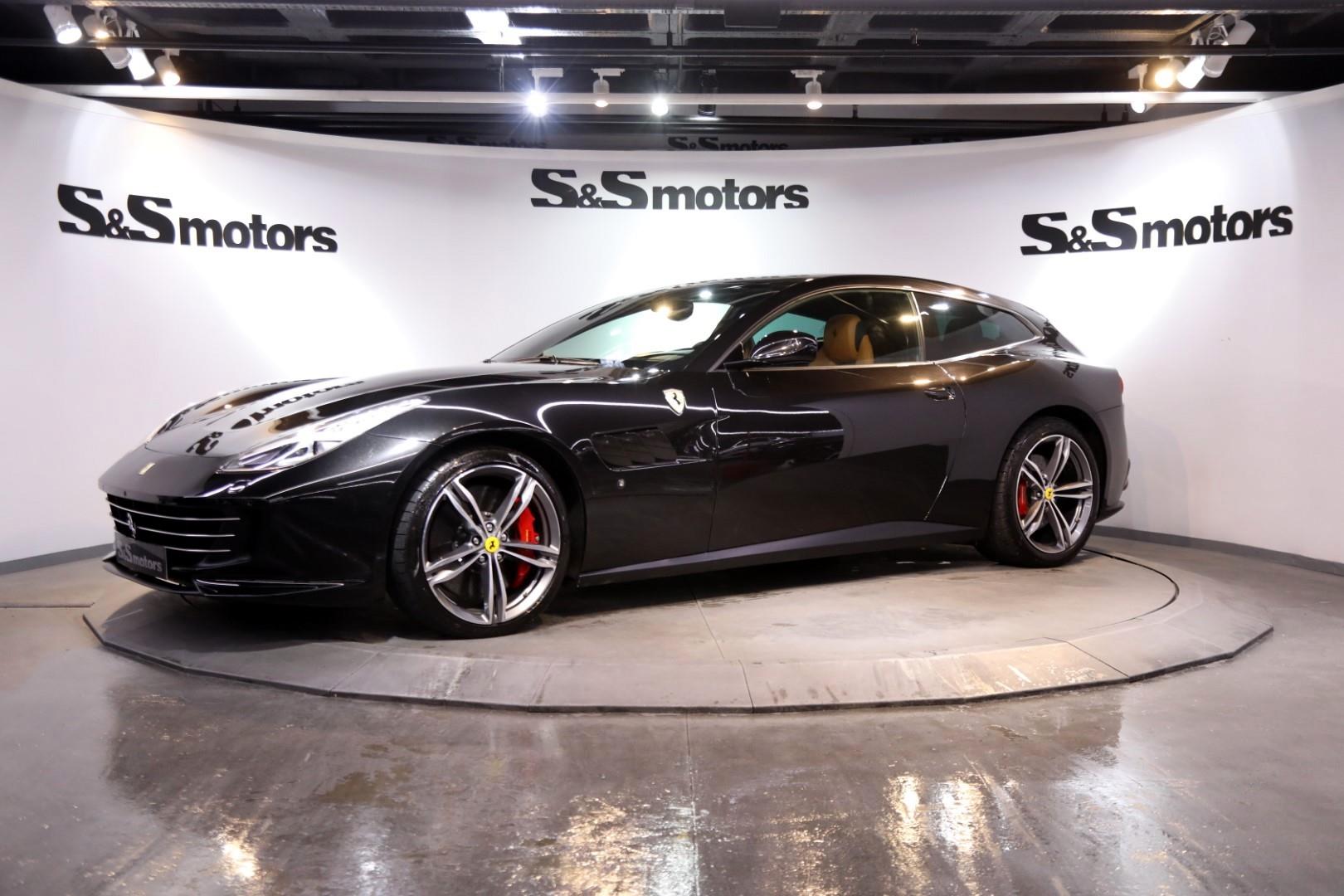 Феррари gtc4lusso 2022
